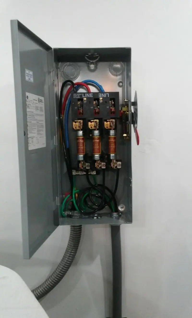 Three-phase disconnect switch installed for Smoke Detector Installation in Coos Bay